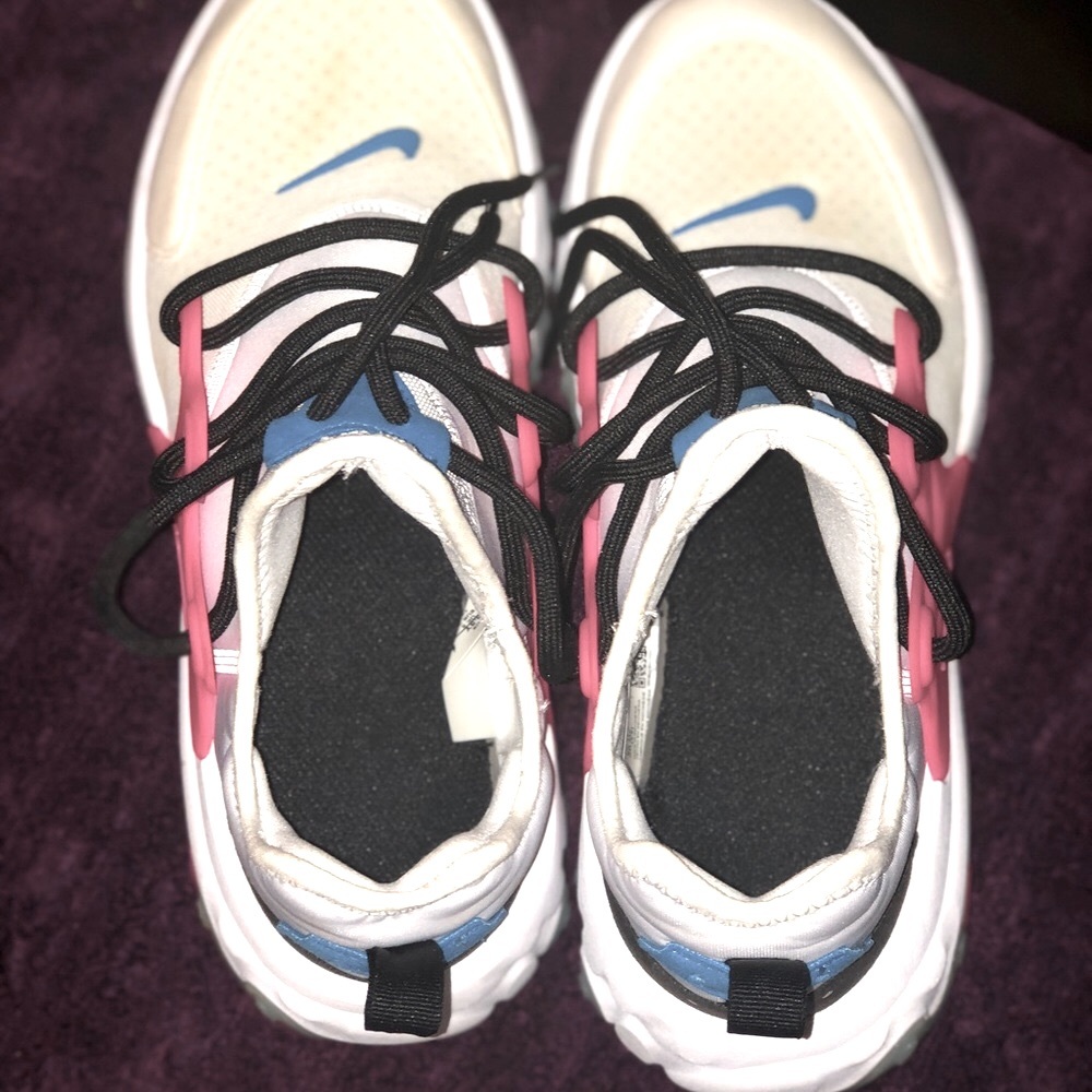 Slightly worn - Picture 3 of 6